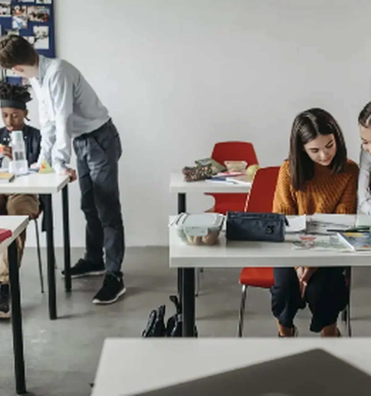 Students in a collaborative seminar
